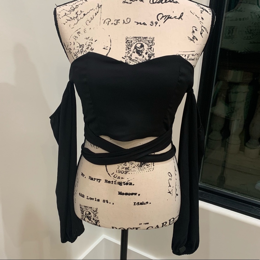 Superdown black strapped crop top